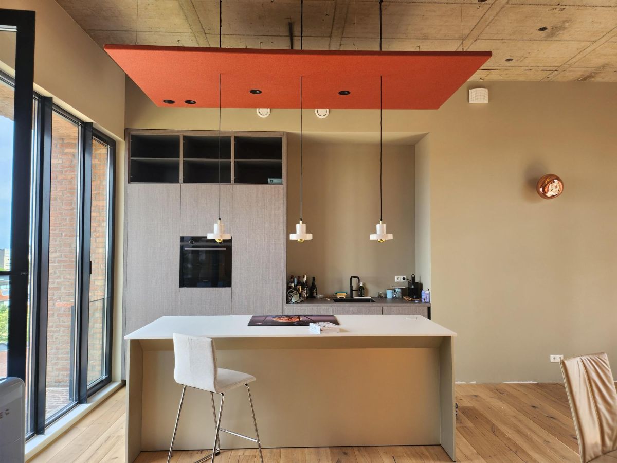keuken akoestische plafondpanelen met verlichting